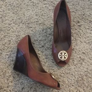 Tory Burch Brown Leather Wedges -gold detail